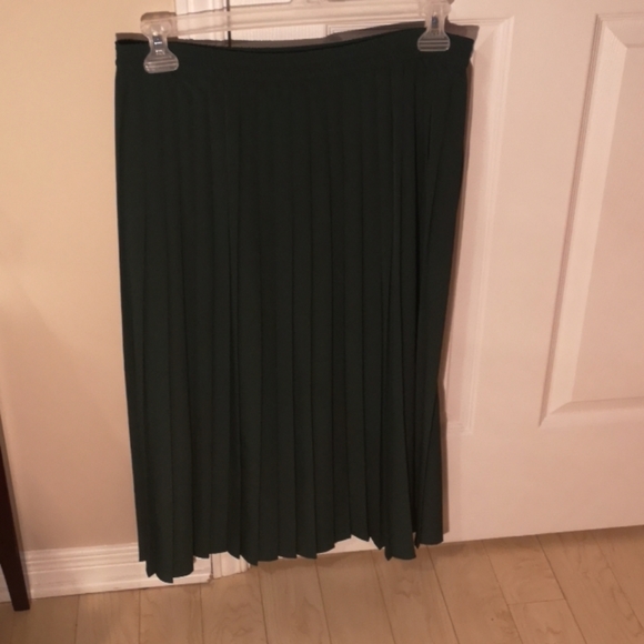 Vintage pleated emerald green skirt - Picture 1 of 2